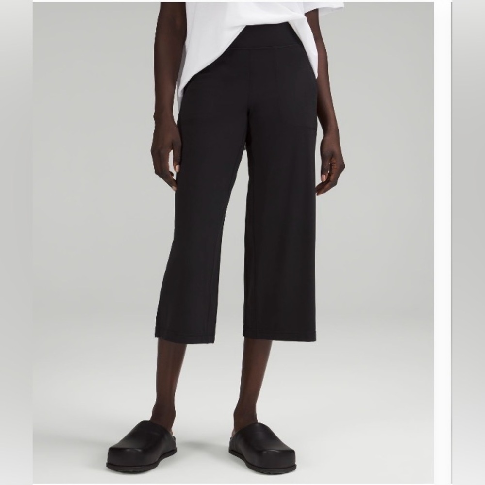 LULULEMON- High-Waisted, cropped, Align Women's Pants. 23” inseam - Picture 5 of 12